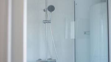 Dutxa, tovalloles i paper higiènic