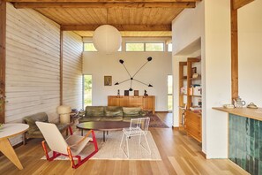 Interior - Modern house, Californian atmosphere, near the sea (Plouescat)