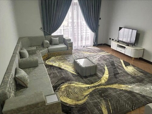 Spacious 3-bedroom stay close to airport with modern comfort and privacy