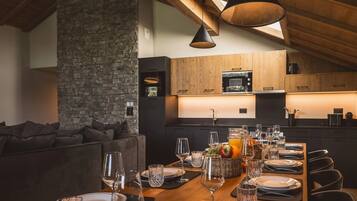 Apartment | Dining