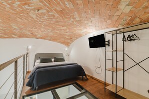 1 bedroom, iron/ironing board, WiFi, bed sheets - Comfort Quadruple Room with Mountain View, Wi-Fi and Air Conditioning (Calangianus)