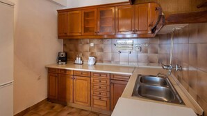 Apartment | Eigene Küche | Kühlschrank, Mikrowelle, Ofen, Herdplatte
