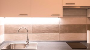 Apartment | Private kitchen - Izola Spacious Apartment With Terrace and Patio - Three Bedroom Apartment With Terrace (Izola)