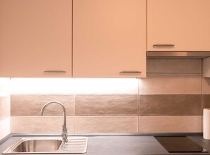 Apartment | Eigene Küche | Kühlschrank, Mikrowelle, Ofen, Herdplatte
