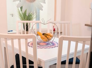Dining - Izola Spacious Apartment With Terrace and Patio - Three Bedroom Apartment With Terrace (Izola)