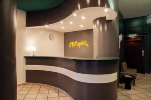 Reception - RRRapido Hotel (Sesto San Giovanni)