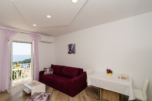 Interior - Apartments Marmo - One Bedroom Apartment With Balcony and Sea View (Zupa dubrovacka)