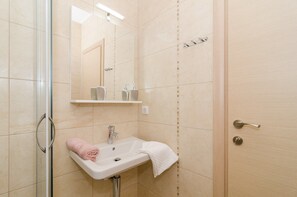 Shower, hair dryer - Apartments Marmo - One Bedroom Apartment With Balcony and Sea View (Zupa dubrovacka)