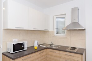 Private kitchen - Apartments Marmo - One Bedroom Apartment With Balcony and Sea View (Zupa dubrovacka)