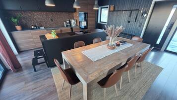 House, 3 Bedrooms, Terrace, Mountain View | Dining room