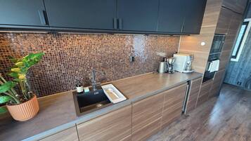 House, 3 Bedrooms, Terrace, Mountain View | Private kitchen