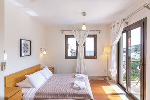 3 habitaciones, tabla de planchar con plancha, internet y ropa de cama 