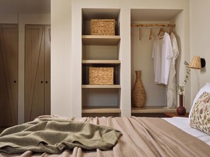 办公桌、熨斗/熨衣板、免费 WiFi、床单