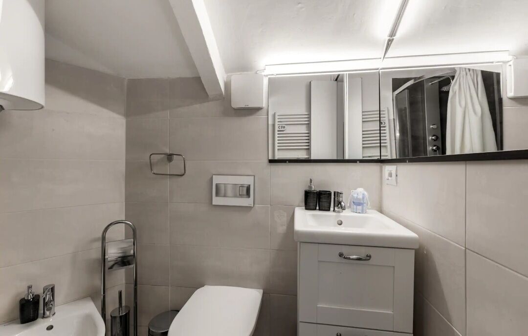 Dusche, Haartrockner, Bidet, Handtücher