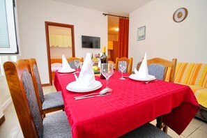 Dining - Apartments Neven - Two Bedroom Apartment With Terrace and Partial Sea View (Janjina)