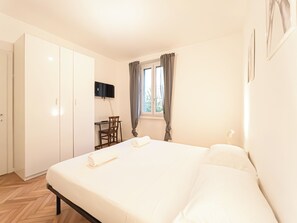 Superior Room | Free WiFi - RRRapido Sant Ambrogio Suites and Rooms (Milan)