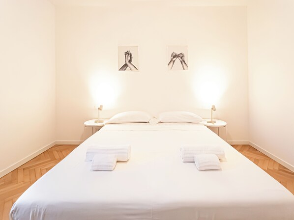 Superior Room | Free WiFi - RRRapido Sant Ambrogio Suites and Rooms (Milan)