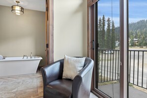 Interior - Villagewalk #23 Townhouse (Sun Peaks)