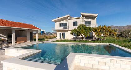 Villa Dolina Opuzen by Villas Guide