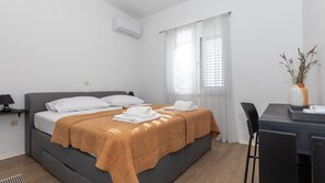 Iron/ironing board, free WiFi, bed sheets - Villa Dolina Opuzen by Villas Guide (Opuzen)