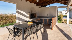Outdoor dining - Villa Dolina Opuzen by Villas Guide (Opuzen)