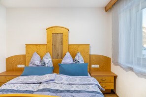 1 bedroom, iron/ironing board, WiFi, bed sheets - Apartment "Paula" with Mountain View, Private Terrace and Wi-Fi (Leutasch)