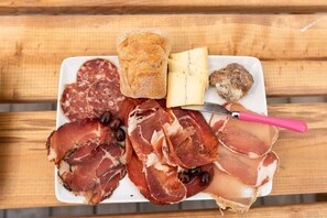 Breakfast for a fee - Room 'Saleccia' with Mountain View, Wi-Fi and Air Conditioning (Santa-Reparata-di-Balagna)