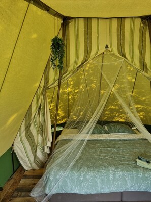 1 bedroom, bed sheets - Camping Ont Moeten - Tijdloos (Rekken)