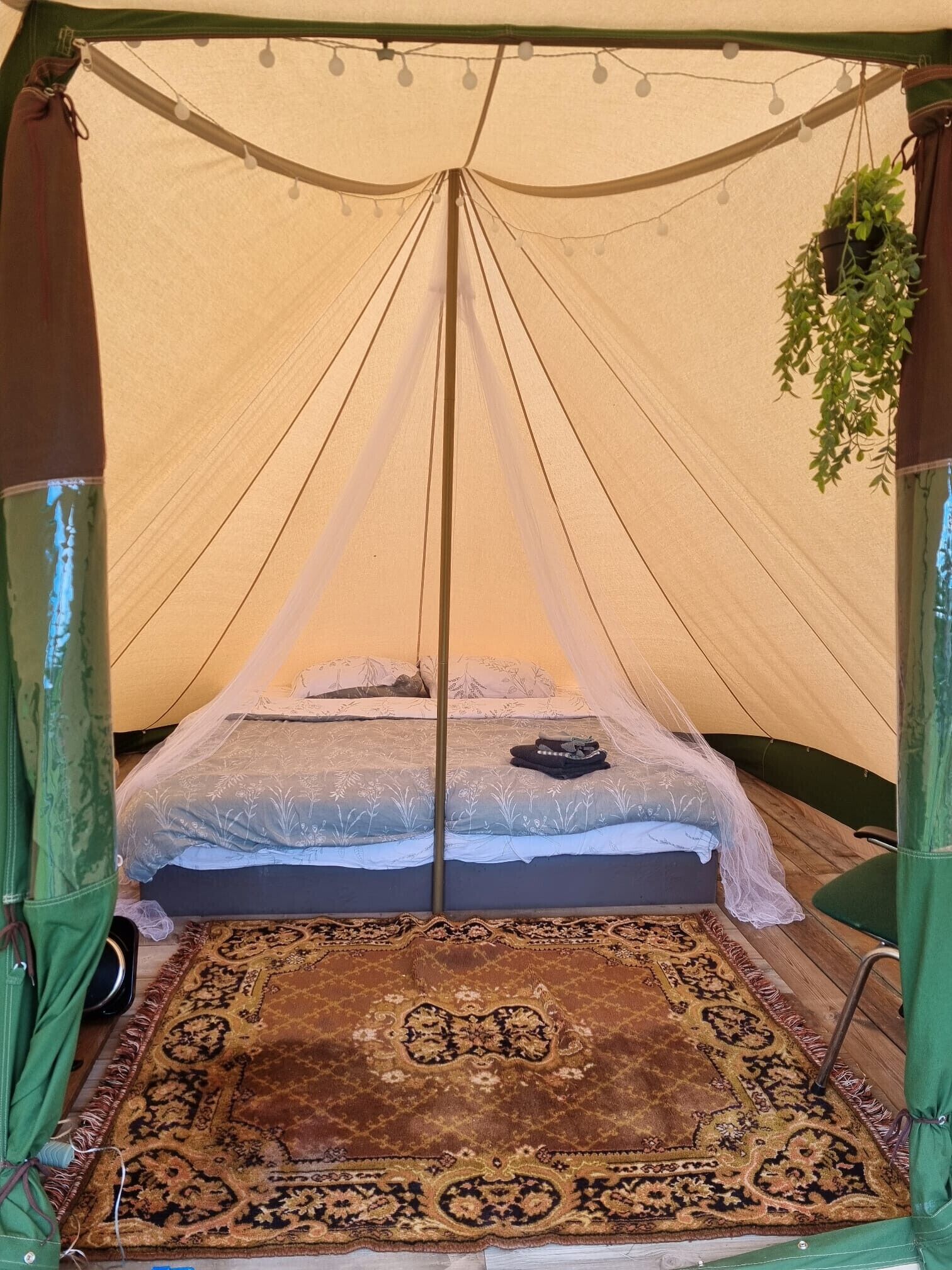 1 多间卧室、床单