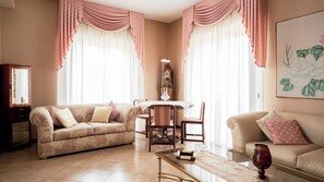 Apartment, 3 Schlafzimmer, Stadtblick | Wohnbereich