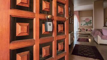 Pintu masuk interior