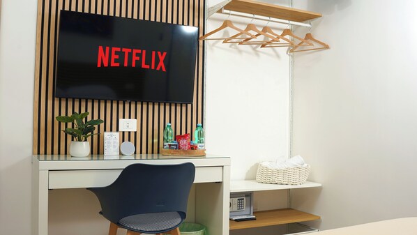 In-room safe, laptop workspace, blackout drapes, free WiFi