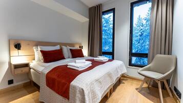 2 chambres, fer et planche à repasser, Wi-Fi, draps fournis