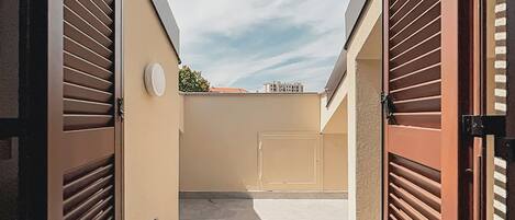 Căn hộ, ban công | Bàn, khu vực làm việc phù hợp cho laptop