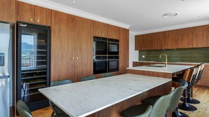 Dining - Burri Burri, Gerringong (Gerringong)