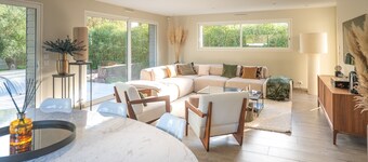 Haus mit 4 Schlafzimmern, Pool und Garten nahe Strand