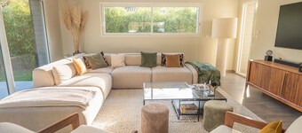 4-Bedroom House with Pool and Garden near Beach