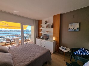 Free WiFi - Studio with Terrace Near Beach in L'Escala (L'Escala)