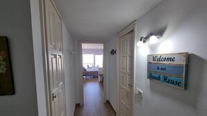 Interior - Studio with Terrace Near Beach in L'Escala (L'Escala)