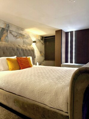 1 bedroom, free WiFi, bed sheets - 1-bed Apartment - Sleeps 2, Wifi & Central (Bradford)