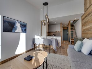 Living area - 45m² Duplex for 4, ski-in ski-out in Tignes Val Claret (Tignes)