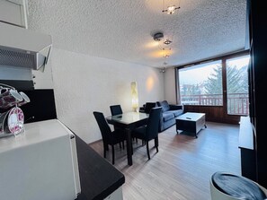 Interior - Bright studio at Les 2 Alpes, south balcony, parking (Les Deux Alpes)
