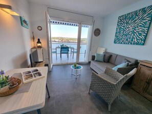 TV - Apartment in L'Escala near the beach, 2 bedrooms (L'Escala)