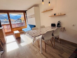 Dining - Cozy studio in Les Deux Alpes - Spacious sunny balcony (Les Deux Alpes)