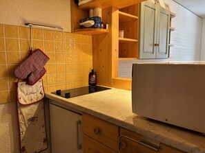 Coffee/tea maker, fridge, microwave, oven - Divisible studio, south balcony, near gondola (Plagne Bellecôte)