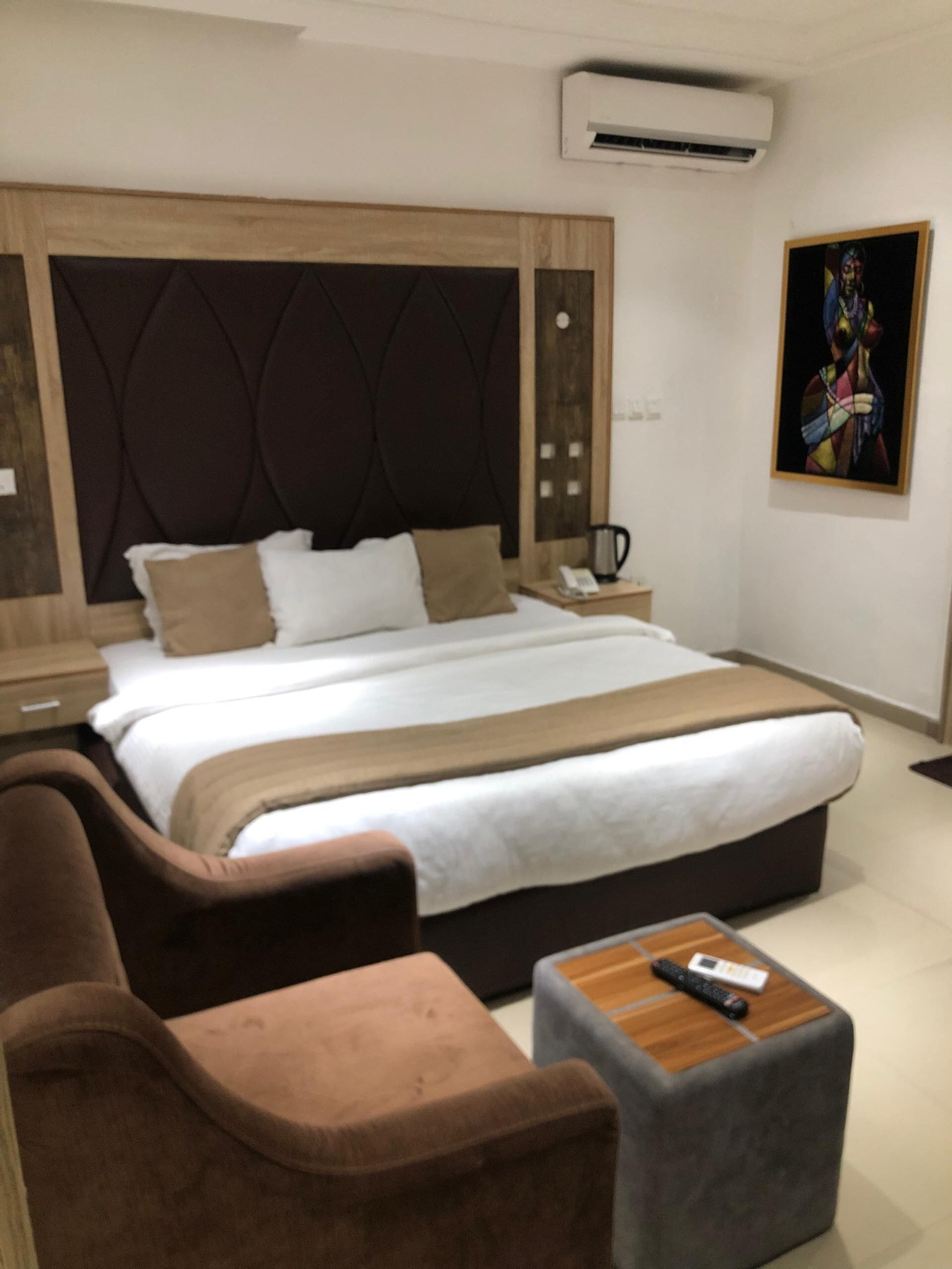 高级单人房 | 办公桌、免费 WiFi