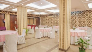 Interior - Alpina Hotels & Suites (New Delhi)
