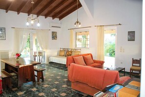 House | 3 bedrooms, Internet - Country House Filippos - Private Garden Escape (Pyrgos)