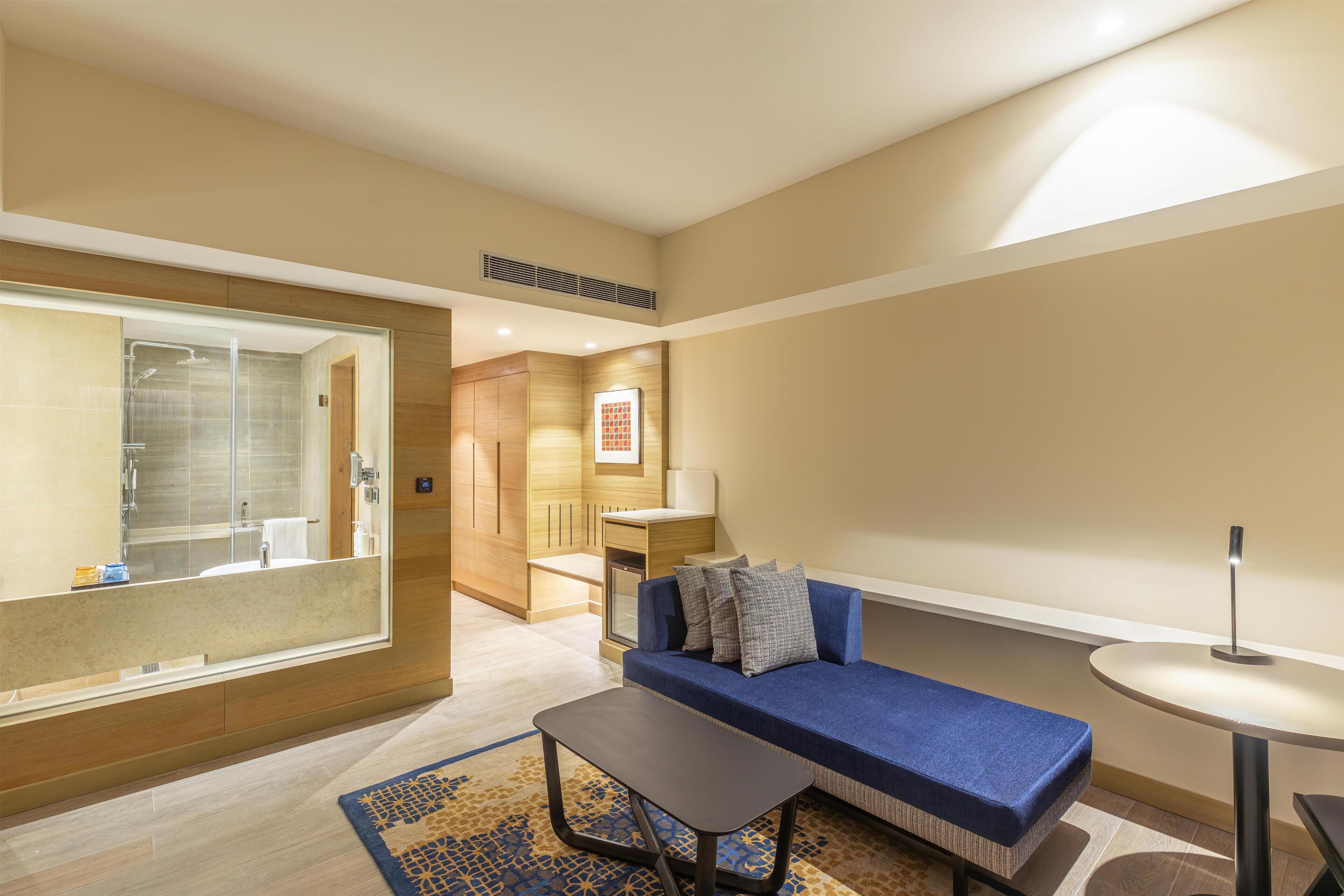 Minibar, iron/ironing board, bed sheets