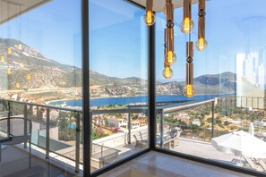 Soundproofing, iron/ironing board, free WiFi